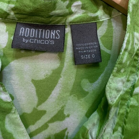 Additions By Chicos Womens Pintuck Button Front Blouse Size 0 Green Floral Boho - Picture 2 of 11